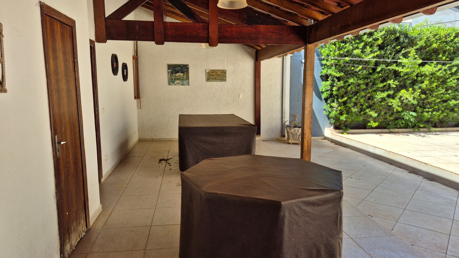 foto do anúncio Magnífica Residência: 450m² de Conforto, Lazer Impecável e Localização Perfeita