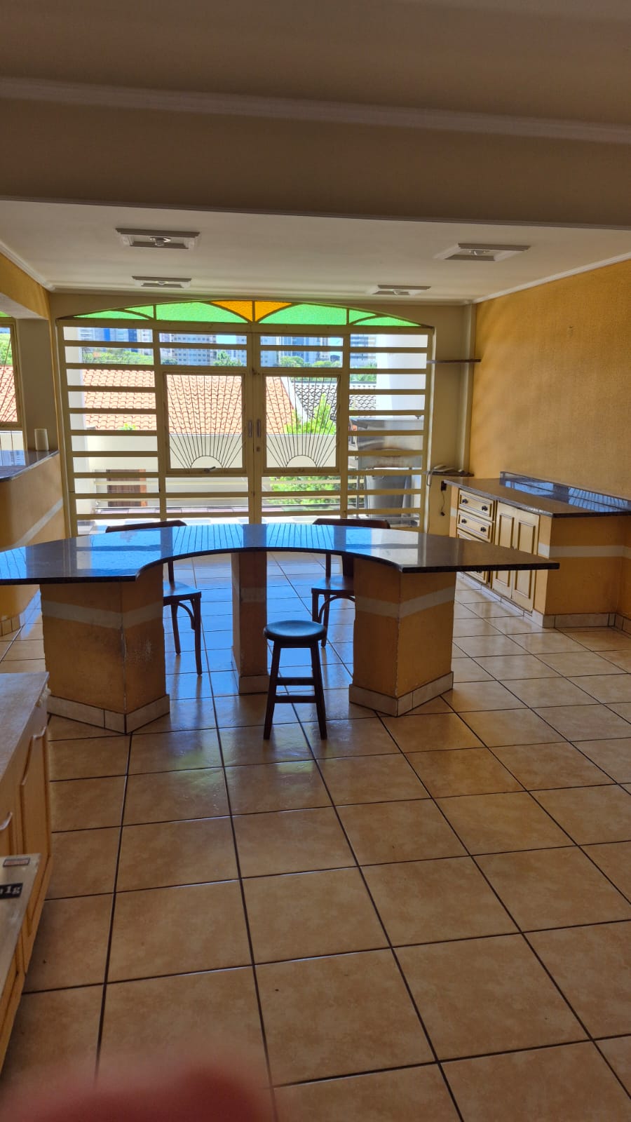 foto do anúncio Magnífica Residência: 450m² de Conforto, Lazer Impecável e Localização Perfeita