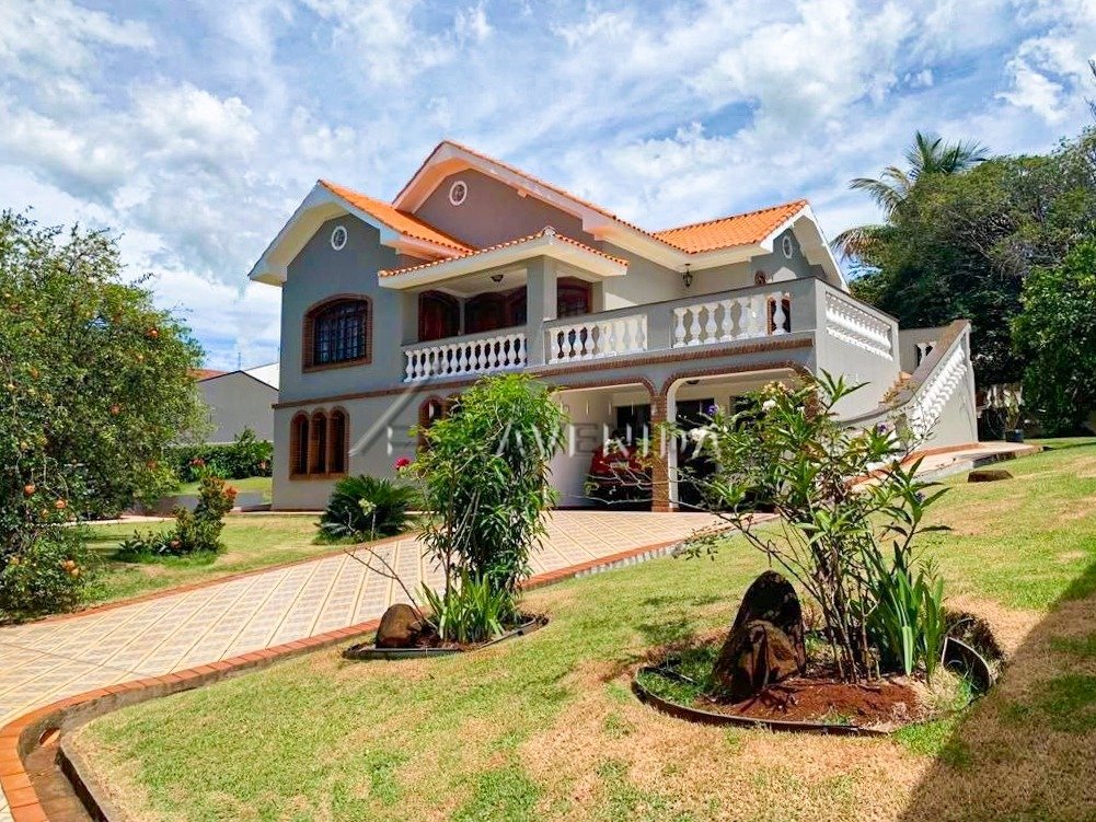 foto do anúncio Casa com 6 Quartos em Terreno de 1.093 m² à Venda no Jardim Coliseu – Londrina/PR  (11963)