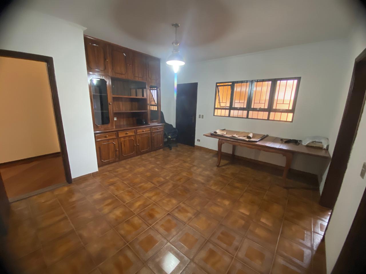 foto do anúncio Casa Residencial e Comercial Permuta por apartamento ate R$ 550.000,00 em Londrina