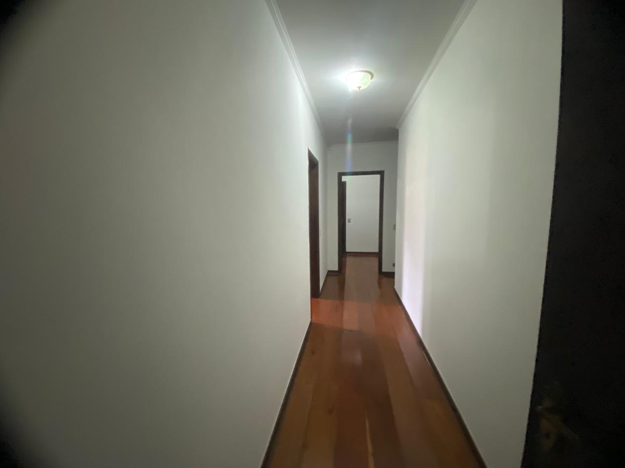 foto do anúncio Casa Residencial e Comercial Permuta por apartamento ate R$ 550.000,00 em Londrina