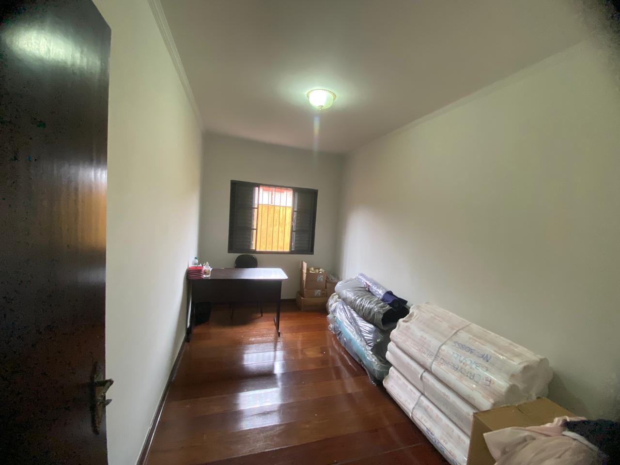 foto do anúncio Casa Residencial e Comercial Permuta por apartamento ate R$ 550.000,00 em Londrina