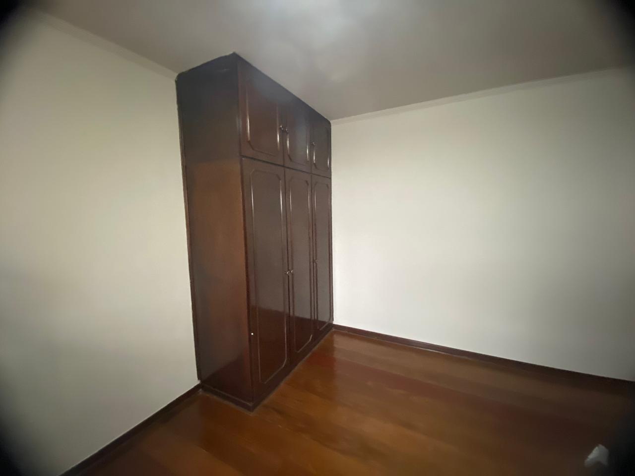 foto do anúncio Casa Residencial e Comercial Permuta por apartamento ate R$ 550.000,00 em Londrina