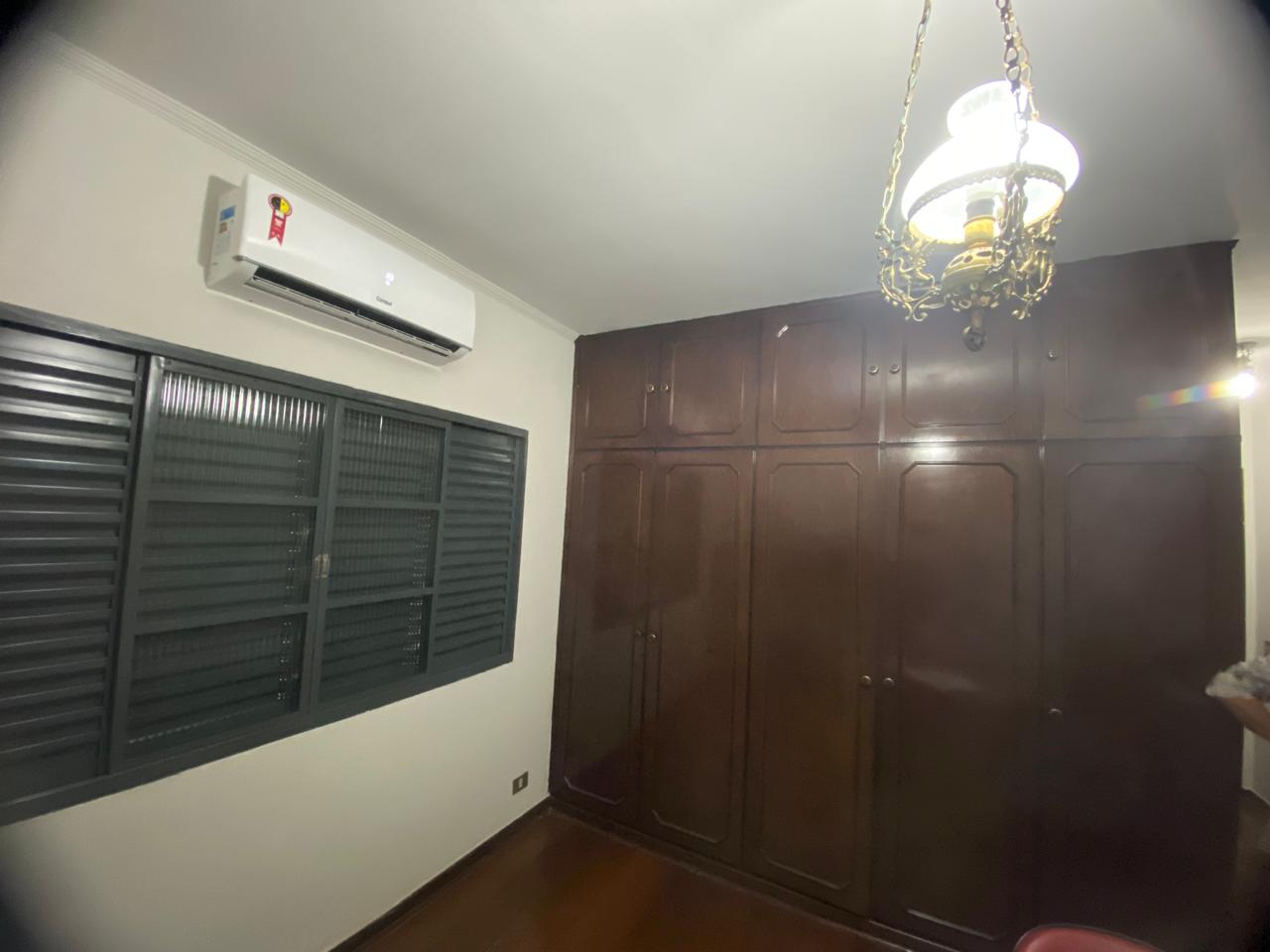 foto do anúncio Casa Residencial e Comercial Permuta por apartamento ate R$ 550.000,00 em Londrina