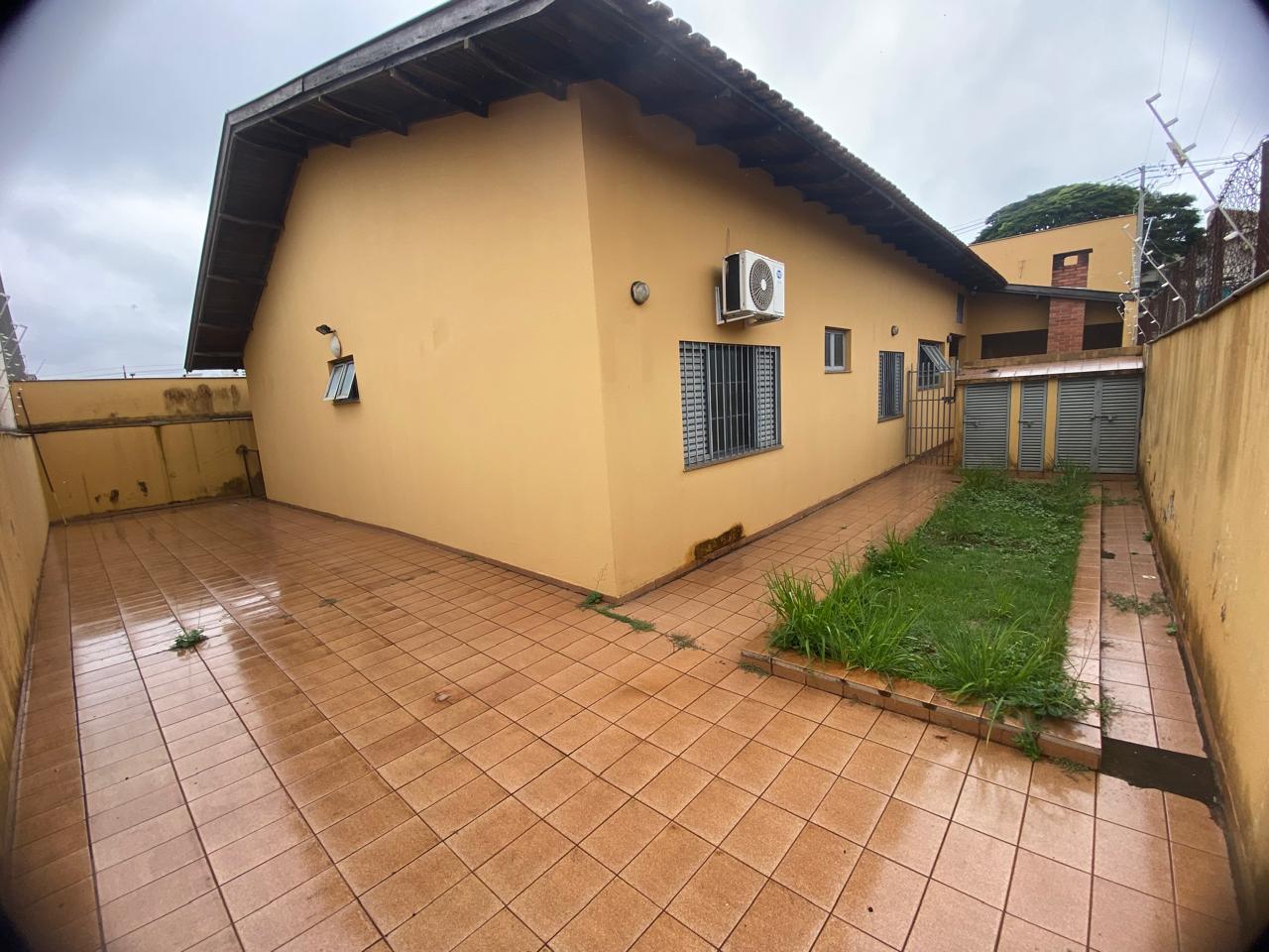 foto do anúncio Casa Residencial e Comercial Permuta por apartamento ate R$ 550.000,00 em Londrina