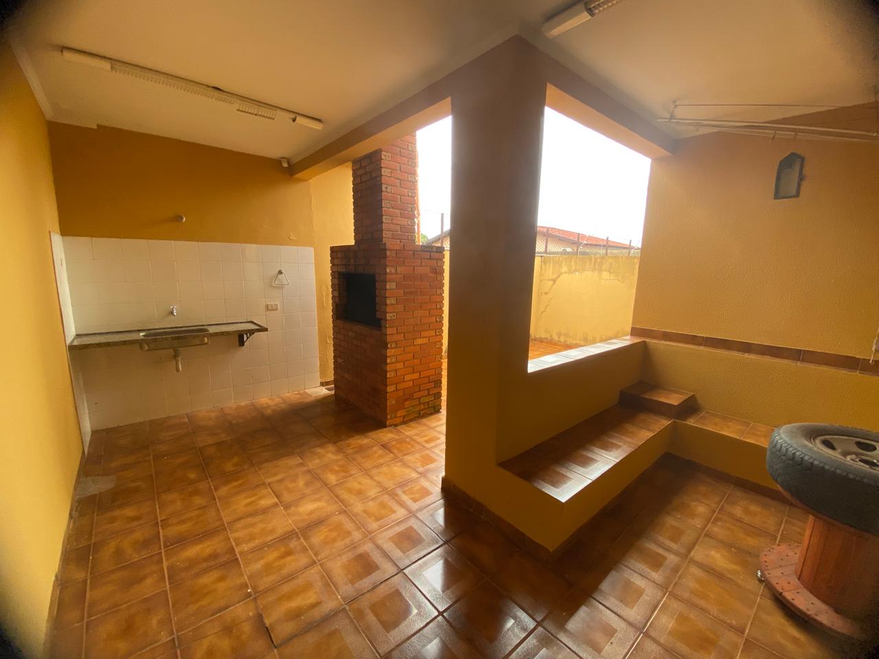 foto do anúncio Casa Residencial e Comercial Permuta por apartamento ate R$ 550.000,00 em Londrina