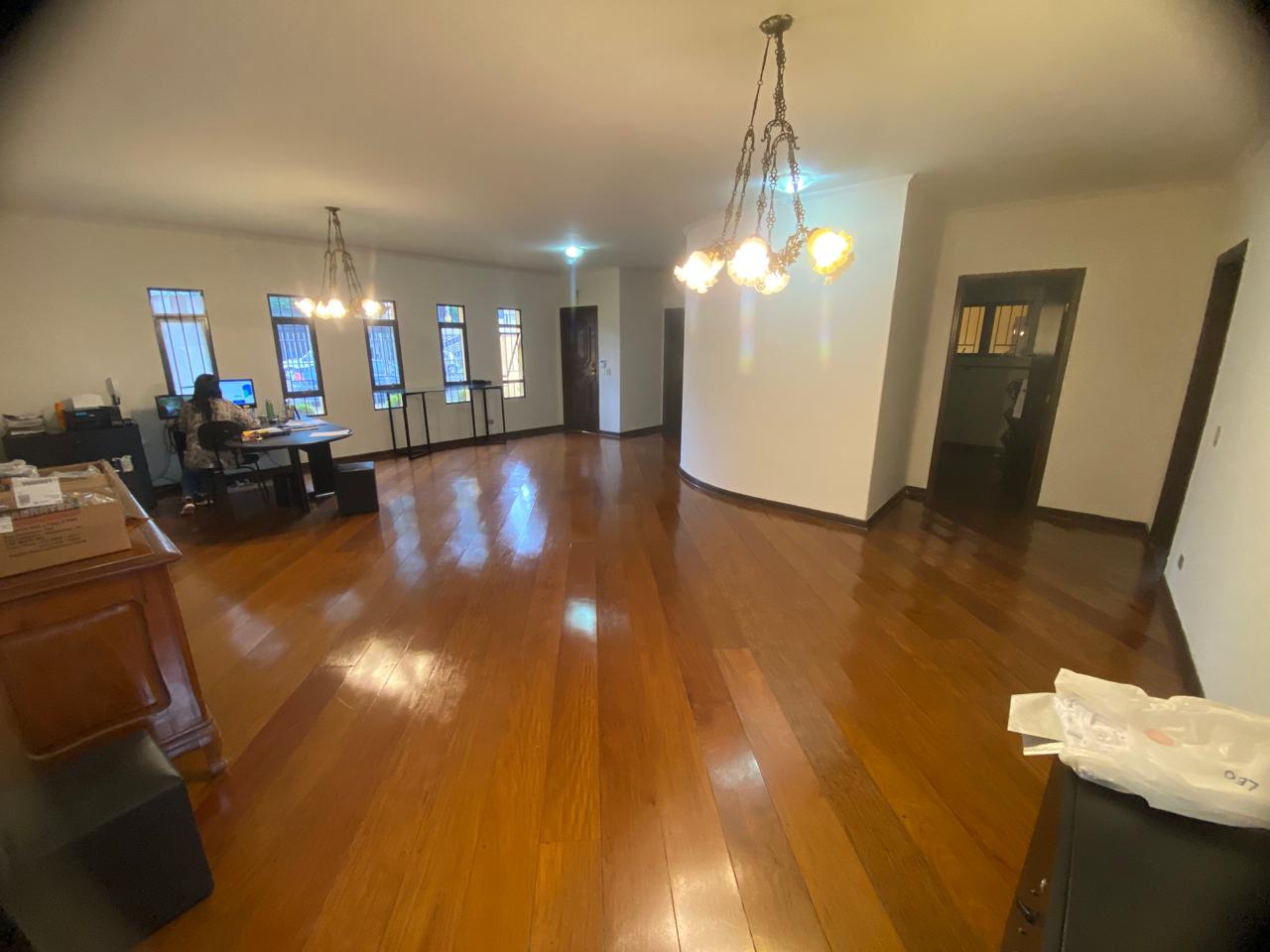 foto do anúncio Casa Residencial e Comercial Permuta por apartamento ate R$ 550.000,00 em Londrina