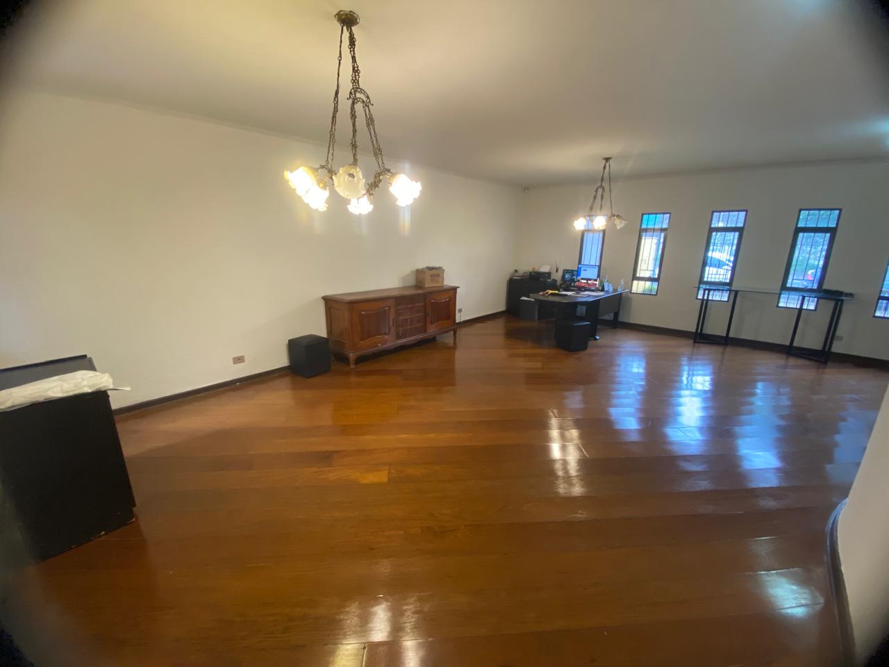 foto do anúncio Casa Residencial e Comercial Permuta por apartamento ate R$ 550.000,00 em Londrina