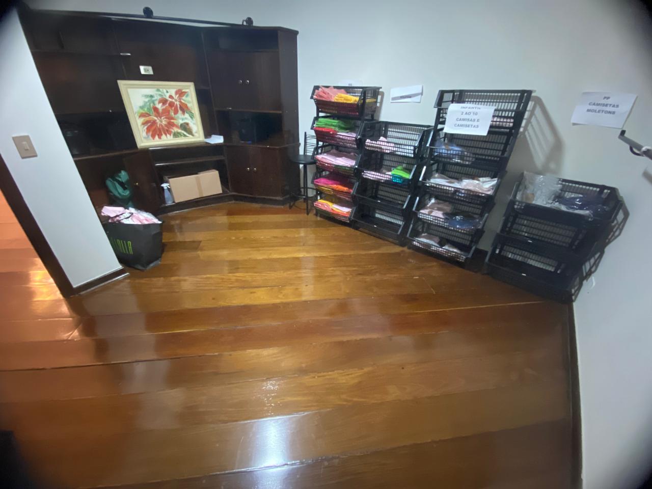 foto do anúncio Casa Residencial e Comercial Permuta por apartamento ate R$ 550.000,00 em Londrina